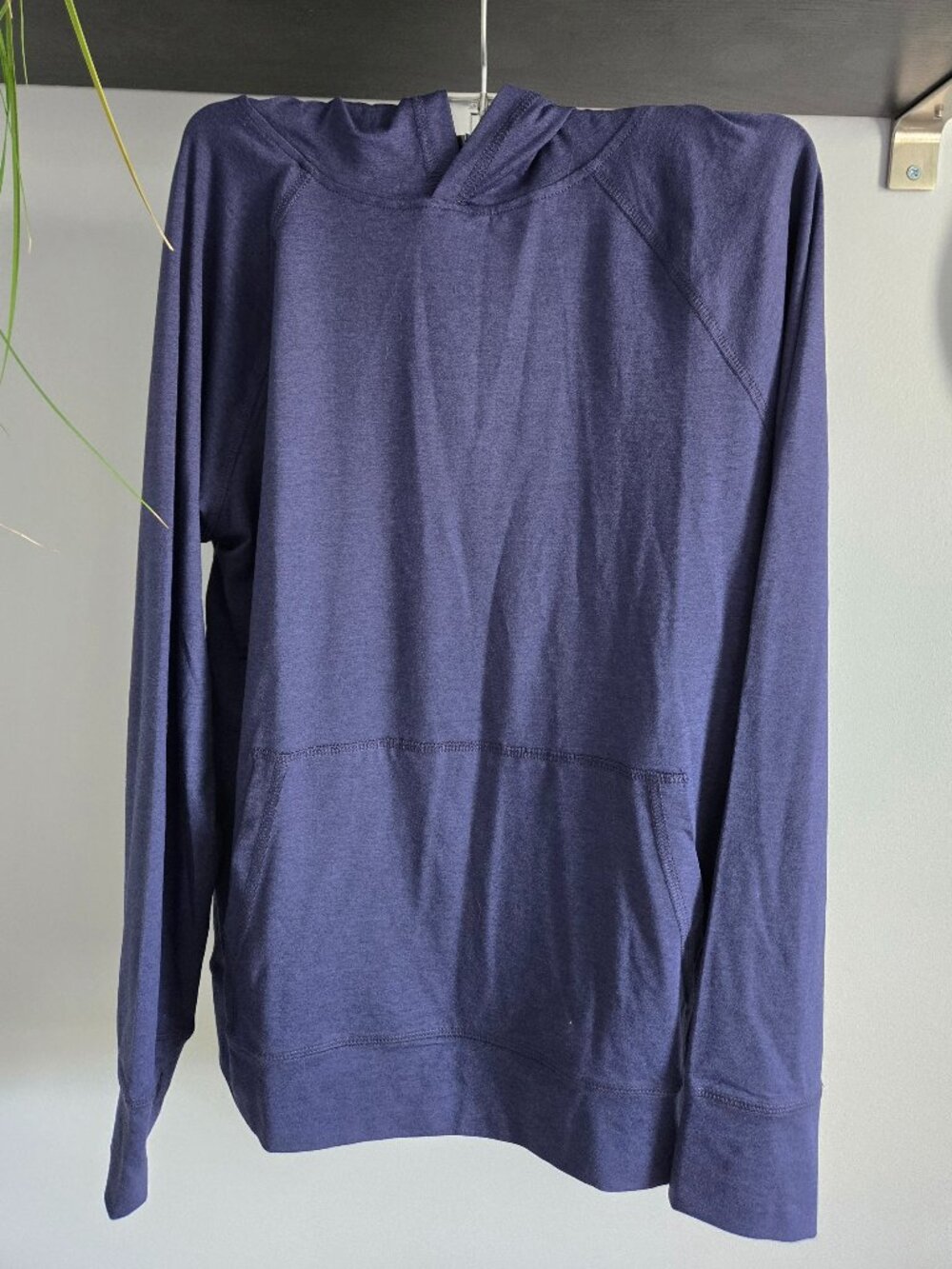 NWT Boys L Navy 01.Algo performance light weight hoodie